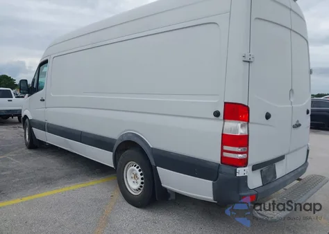 2016 Mercedes-Benz Sprinter 2500 High Roof/High Roof из США, поврежденный, VIN WD3PE8DD3GP246161